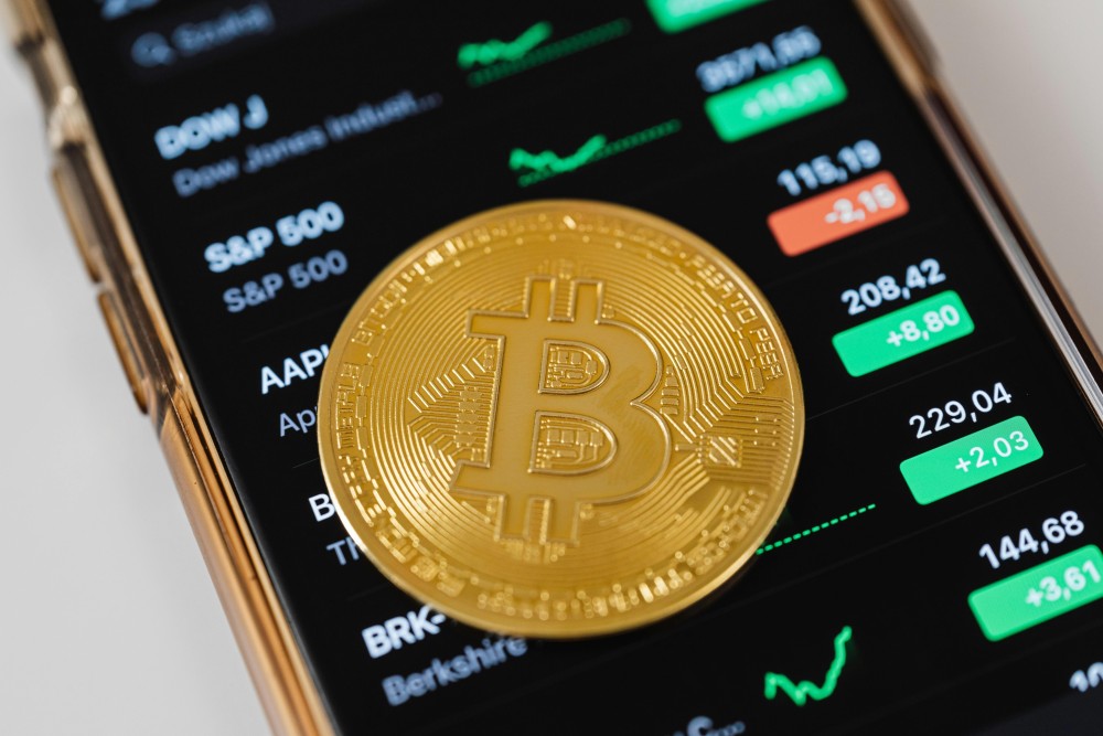 The Pros and Cons of Investing in Cryptocurrency