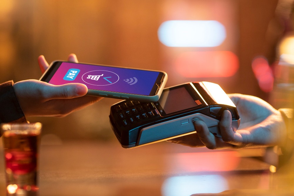 Digital Payments vs. Traditional Banking: What’s Best for You?